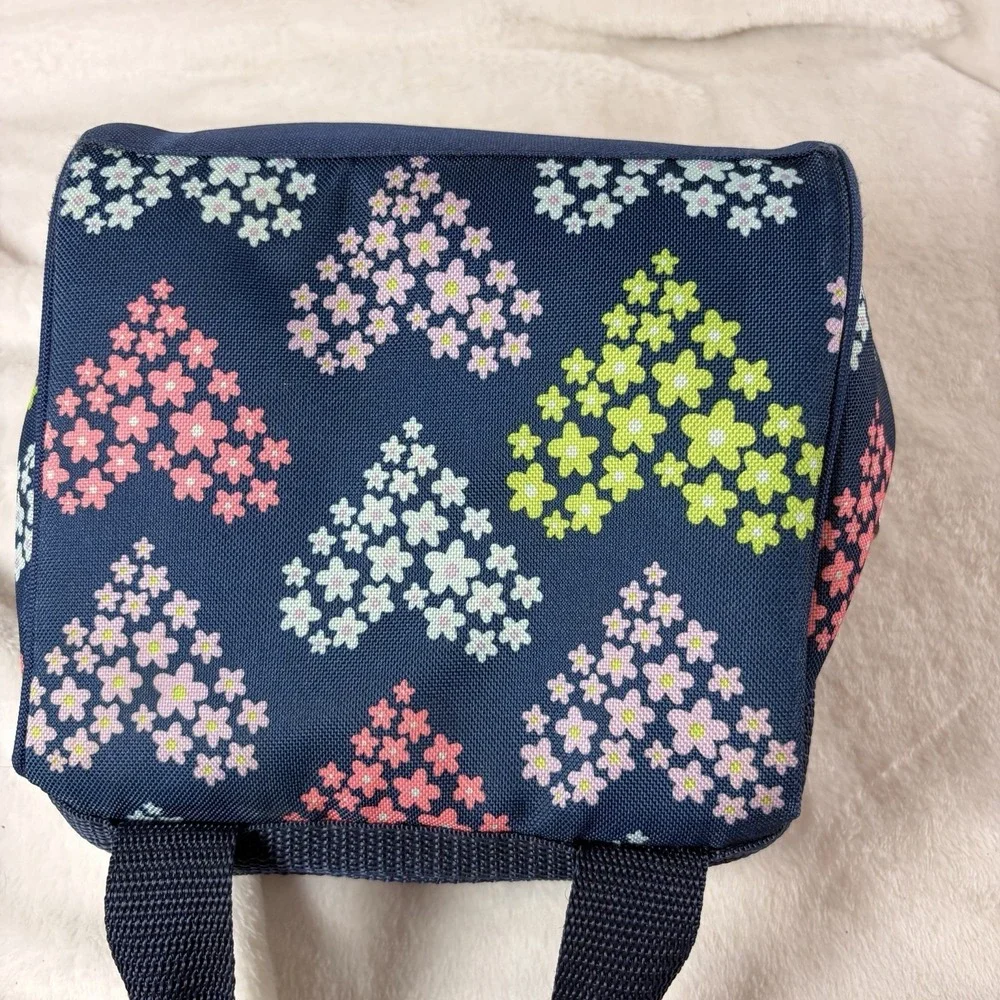 Fit and Fresh lunch cooler Bag Navy blue Multi-color hearts Zippered closure EUC